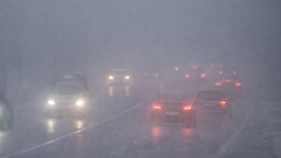 Ceață în mai multe zone, cu umiditate de până la 100%